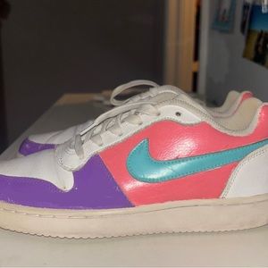 Nike court royales women’s 7.5